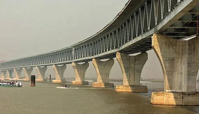 খুলল দক্ষিণাদ্বার, আলোকিত পদ্মাপাড়
