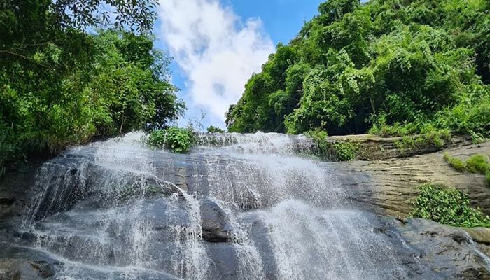 ঝরনার রানি ‘খৈয়াছড়া’ ভ্রমণের সময়