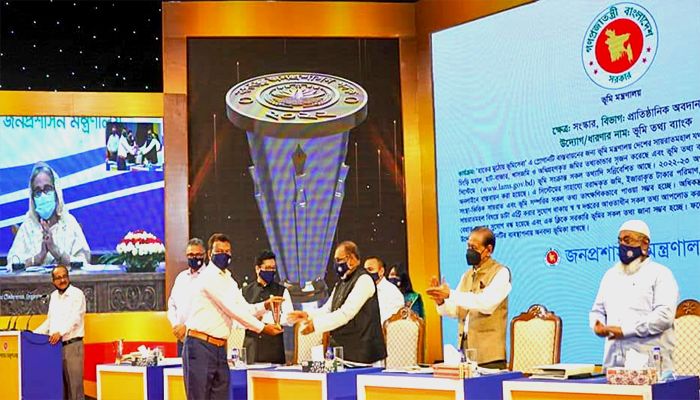 বঙ্গবন্ধু জনপ্রশাসন পদক পেলেন ৩১ ব্যক্তি-প্রতিষ্ঠান