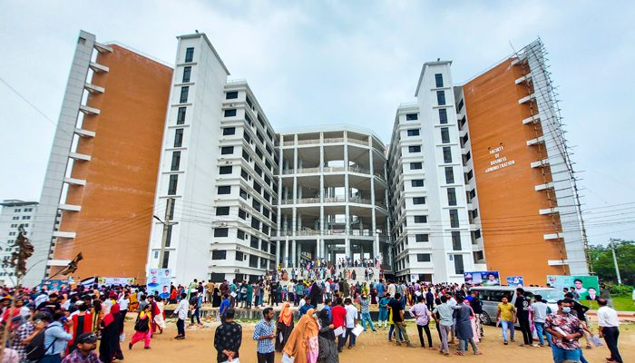 জাতীয় কবি কাজী নজরুল ইসলাম বিশ্ববিদ্যালয়ে 'এ' ইউনিটের ভর্তি পরীক্ষা অনুষ্ঠিত