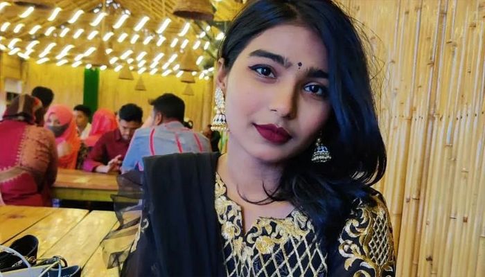 আত্মহত্যায় প্ররোচনার মামলায় সানজানার বাবা গ্রেপ্তার