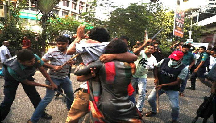 ছাত্রজোটের সমাবেশে লাঠিপেটার পর পুলিশের মামলা