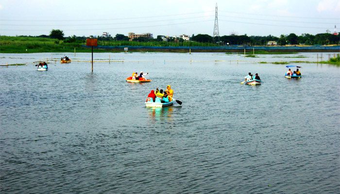 স্বচ্ছ জলরাশি