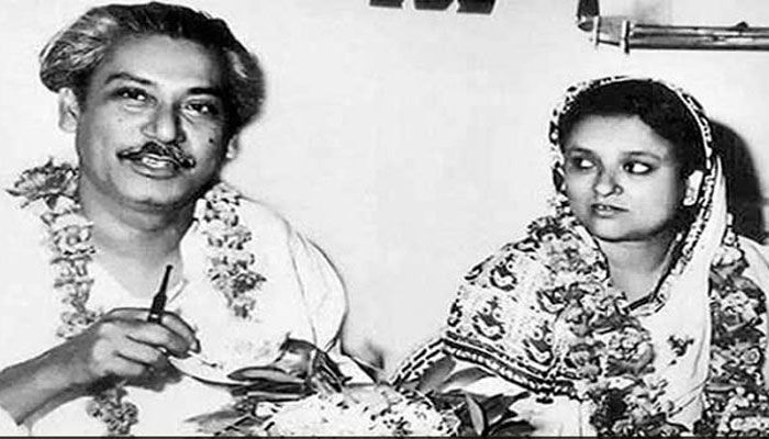 বঙ্গবন্ধুকে রবীন্দ্র রচনাবলি উপহার দিয়েছিলেন ফজিলাতুন নেছা