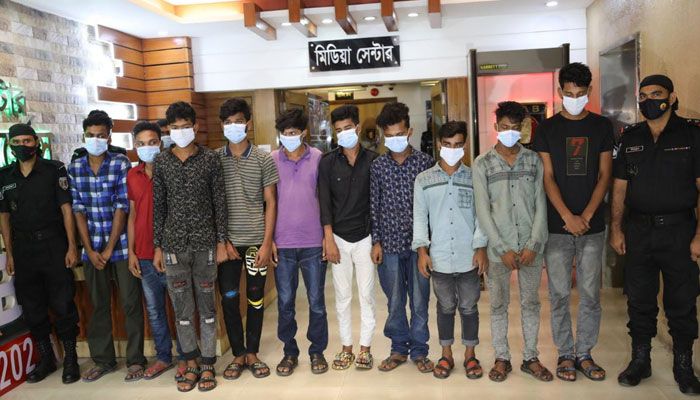 রতনের পরিকল্পনায় টাঙ্গাইলে বাস ডাকাতি, ধর্ষণ