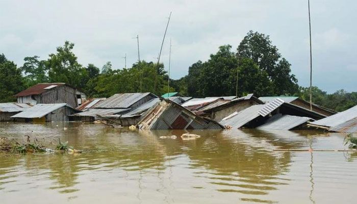 নেত্রকোণায় বন্যায় ক্ষতিগ্রস্তদের সহায়তা