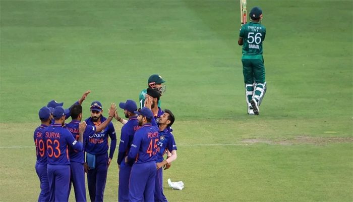পাকিস্তানের দ্বিতীয় উইকেটের পতন