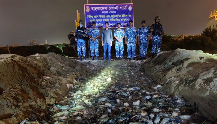 জেলি দেওয়া ২২৫ মণ চিংড়ি জব্দ