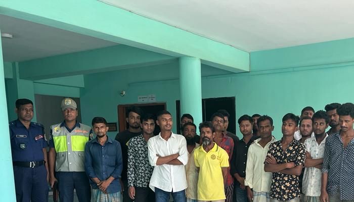কক্সবাজারে দালাল চক্রের ১৯ জন আটক