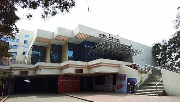 শিল্পকলার উপপরিচালকের লাশ উদ্ধার