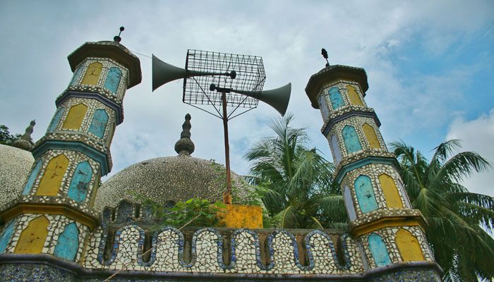 মসজিদে আজান দেওয়ার মাইক