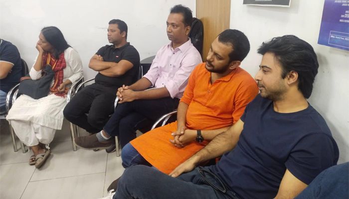 সবার কাছে আফরান নিশোর প্রশ্ন