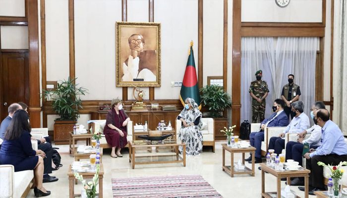 প্রধানমন্ত্রীর সঙ্গে জাতিসংঘের মানবাধিকার বিষয়ক হাইকমিশনারের সৌজন্য সাক্ষাৎ