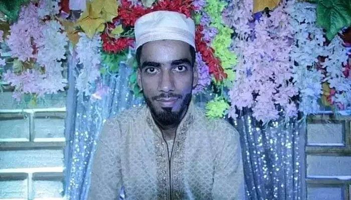 বাস থেকে নেমে আরেক বাসের চাপায় প্রাণ হারালেন সাইফুল