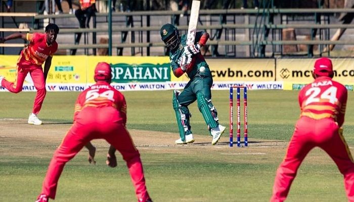 হারারেতে জিম্বাবুয়ের বিপক্ষে ব্যাট করছেন তামিম ইকবাল। ছবি সংগৃহীত