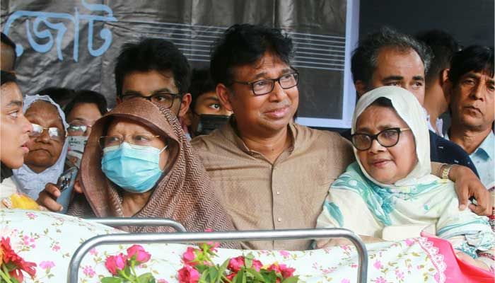 গাজী মাজহারুল আনোয়ারকে সর্বস্তরের মানুষের শেষ শ্রদ্ধা