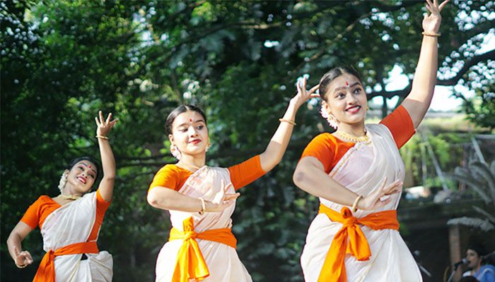 শরৎবন্দনায় ছায়ানট