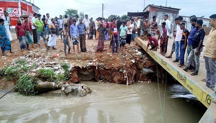 দৌলতদিয়া ৫ নম্বর ফেরিঘাটে ভাঙন