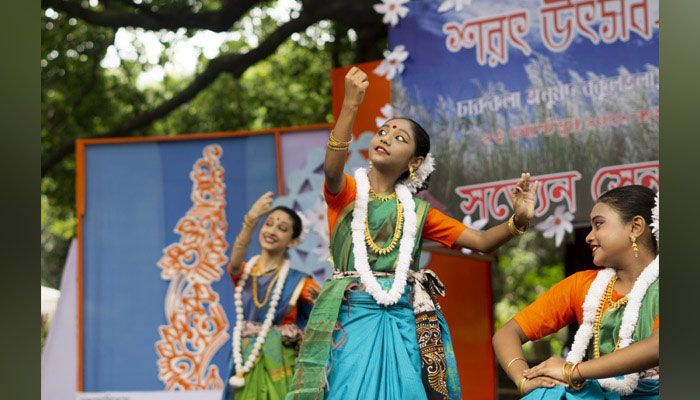 নৃত্যদল ভাবনার শিল্পীরা। প্রবা ফটো
