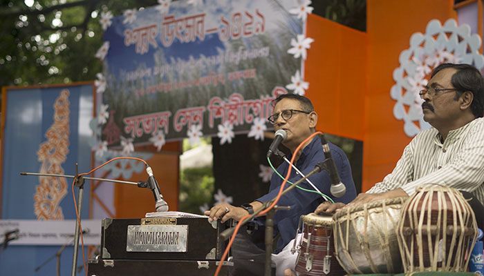রবীন্দ্রসংগীত শিল্পী ফাহিম হোসেনের পরিবেশনা। প্রবা ফটো 