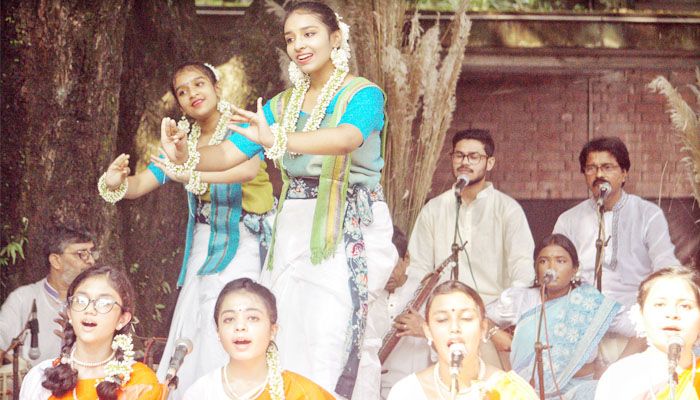 শরৎবন্দনায় ছায়ানট