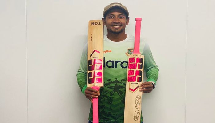 হাফেজ তাকরিমের প্রশংসা করে মুশফিকের স্ট্যাটাস