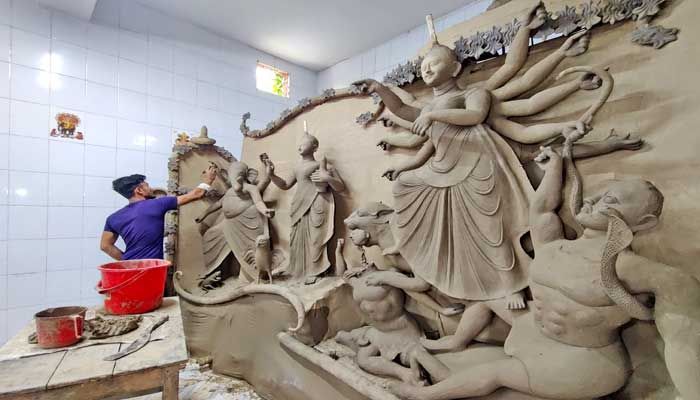 চুয়াডাঙ্গায় ১২৩টি মণ্ডপে চলছে দুর্গাপূজার প্রস্তুতি