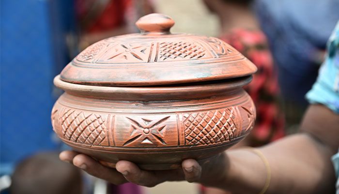 মাটির আসবাবপত্র