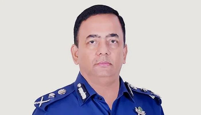 অবসরে যাচ্ছেন বেনজীর আহমেদ