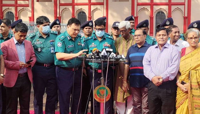 দুর্গাপূজায় জঙ্গি হামলা প্রতিরোধে পুলিশ প্রস্তুত : ডিএমপি কমিশনার