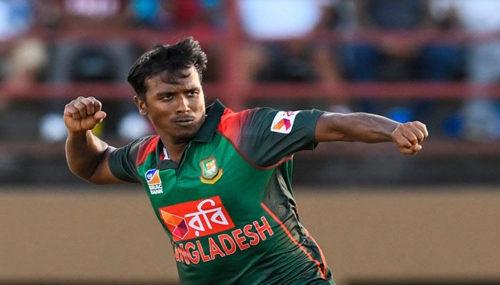 ডানহাতি পেসার রুবেল হোসেন।