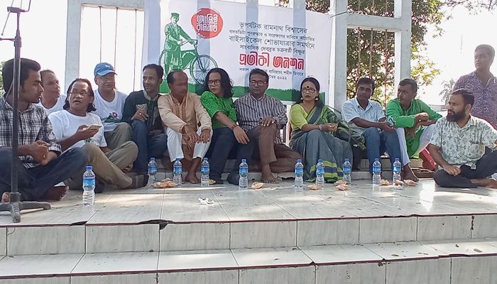 ভূপর্যটক রামনাথের বাড়ি পুনরুদ্ধারের দাবিতে সাংবাদিক দেবব্রত বিষ্ণুর অনশন