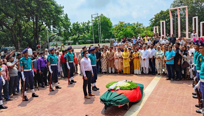 গার্ড অব অনার দেওয়া হলো গাজী মাজহারুল আনোয়ারকে