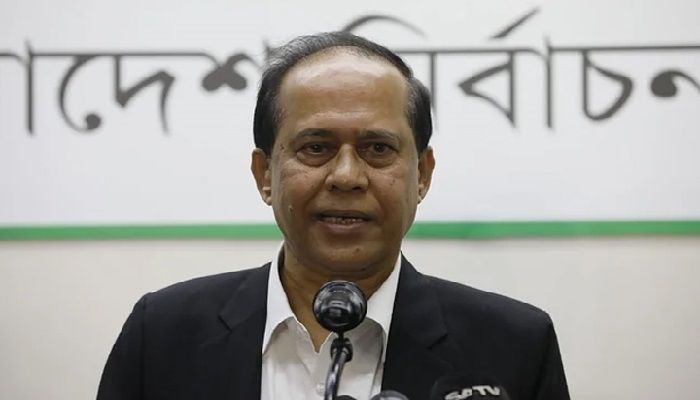 কাউকে ধরে-বেঁধে নির্বাচনে আনব না : সিইসি