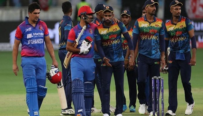 টস জিতে বোলিংয়ে শ্রীলঙ্কা