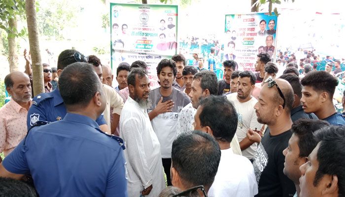 সমাবেশস্থলে হাজির হচ্ছেন নেতাকর্মীরা। ছবি : প্রবা