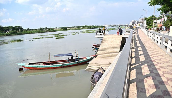 তুরাগ তীরের ওয়াকওয়ে