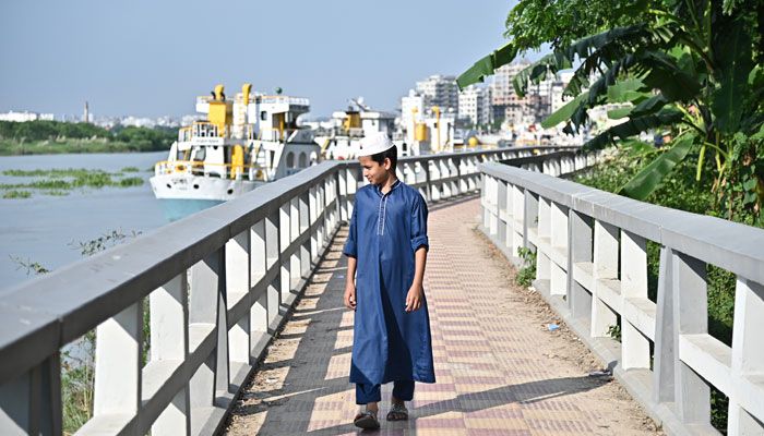 তুরাগ তীরে নির্মিত ওয়াকওয়ে এখন বছিলা এলাকার মানুষের হাঁটার জন্য আকর্ষণীয় স্থান।