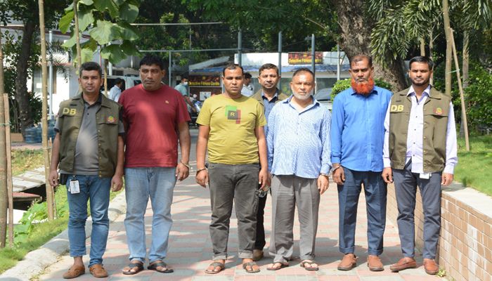 বিনিয়োগের প্রলোভন দেখিয়ে ৩২ লাখ টাকা আত্মসাৎ