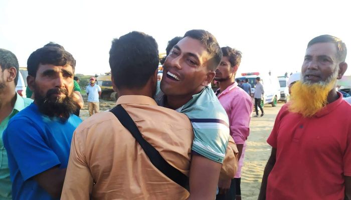 ‘ভাইটার জানাজায় থাকতে পারব না স্যার, ভাইটারে একটু দেখান’