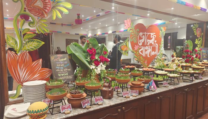 পাঁচতারকা হোটেল সারিনায় বাংলা খাবারের উৎসব