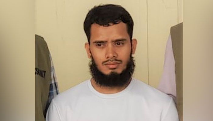 এক যুগ পর গ্রেপ্তার বোমা হামলায় সাজাপ্রাপ্ত আসামি