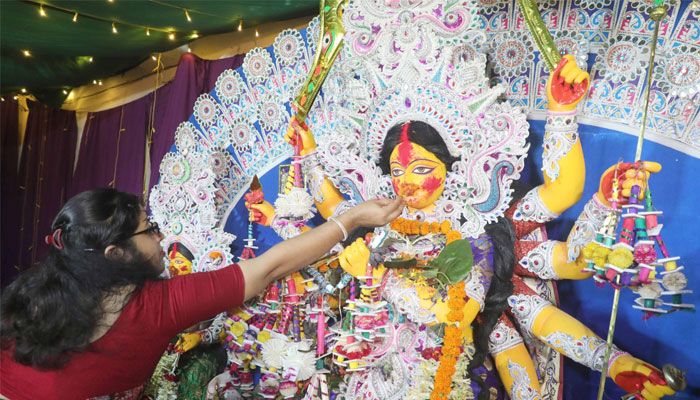 দেবীর বিদায়বেলায়