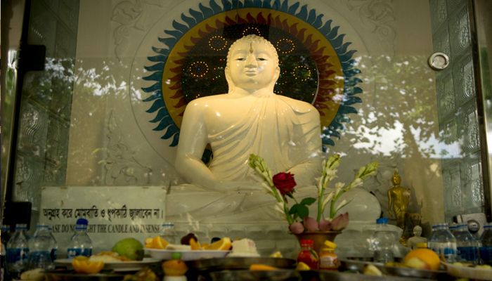 প্রবারণা পূর্ণিমা: চিরকল্যাণের প্রার্থনায় অসত্য-অসুন্দরকে পরিহারের প্রতিজ্ঞা