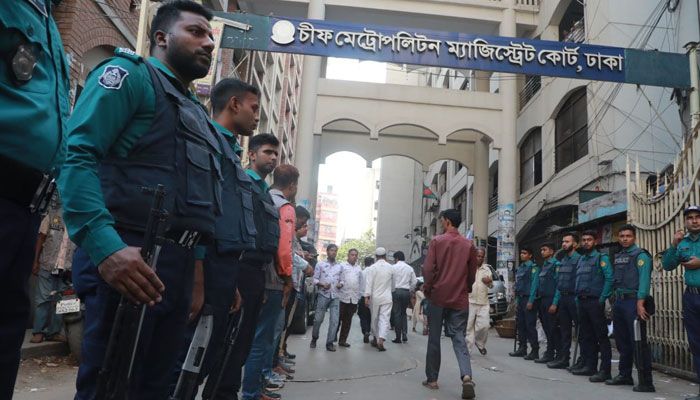 আদালত পাড়ায় নিরাপত্তা জোরদার