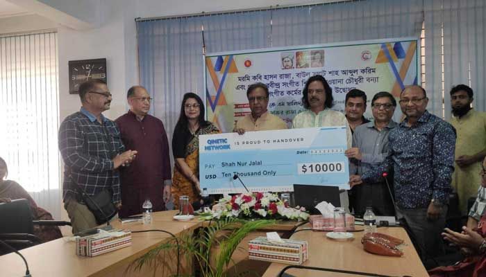 ‘কোনো শিল্পীকেই যেন দুস্থ পরিচয়ে বেঁচে থাকতে না হয়’