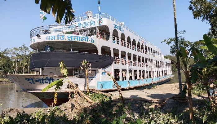 কেবল জোয়ারেই চলে লঞ্চ