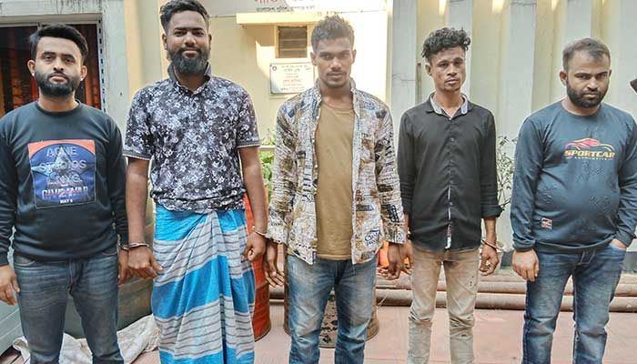চনপাড়ার অপরাধী ‘সম্রাট’ বজলুর ৬ সহযোগী গ্রেপ্তার