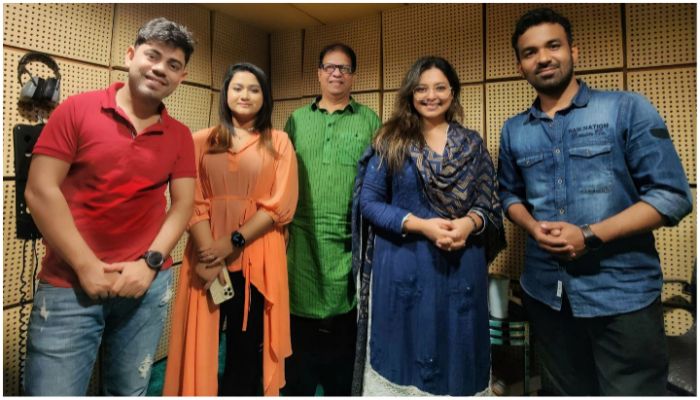 জন্মদিনে রুনা লায়লার জন্য গাইলেন তারা