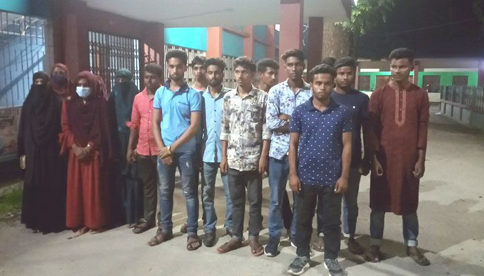লাইব্রেরিয়ানের অবহেলায় পরীক্ষা দিতে পারল না ১৫ শিক্ষার্থী